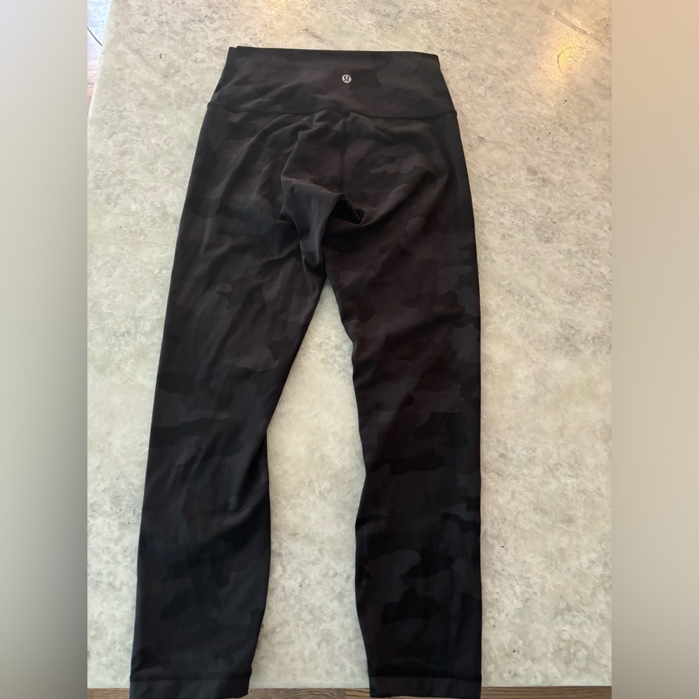 Lulu Athletica super soft leggings size 6 - barely worn
